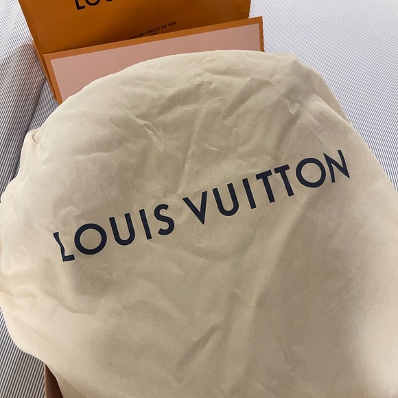 Louis Vuitton Christopher MM Monogram Eclipse Backpack - Picture 7 of 13